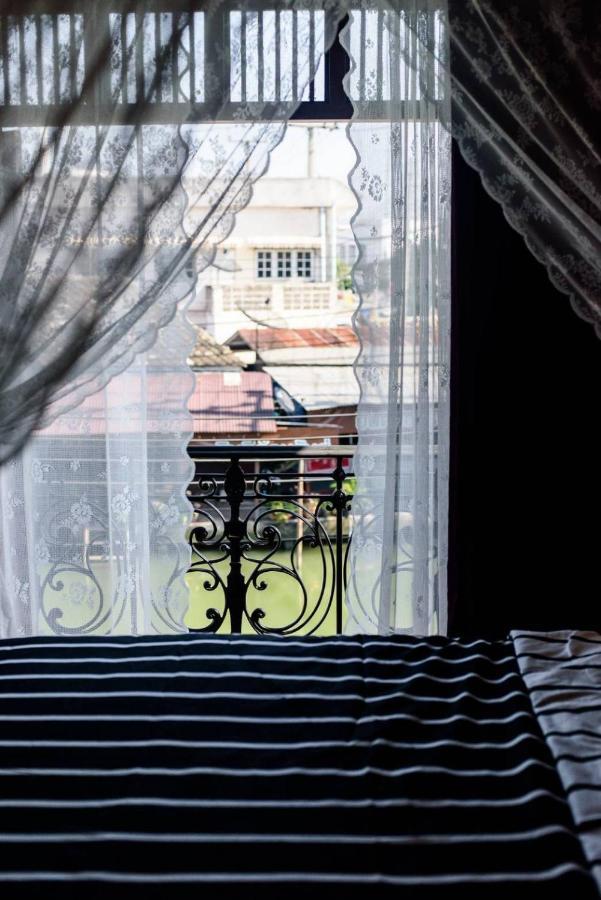 Roomquest Rimrabeang At Amphawa Exterior photo